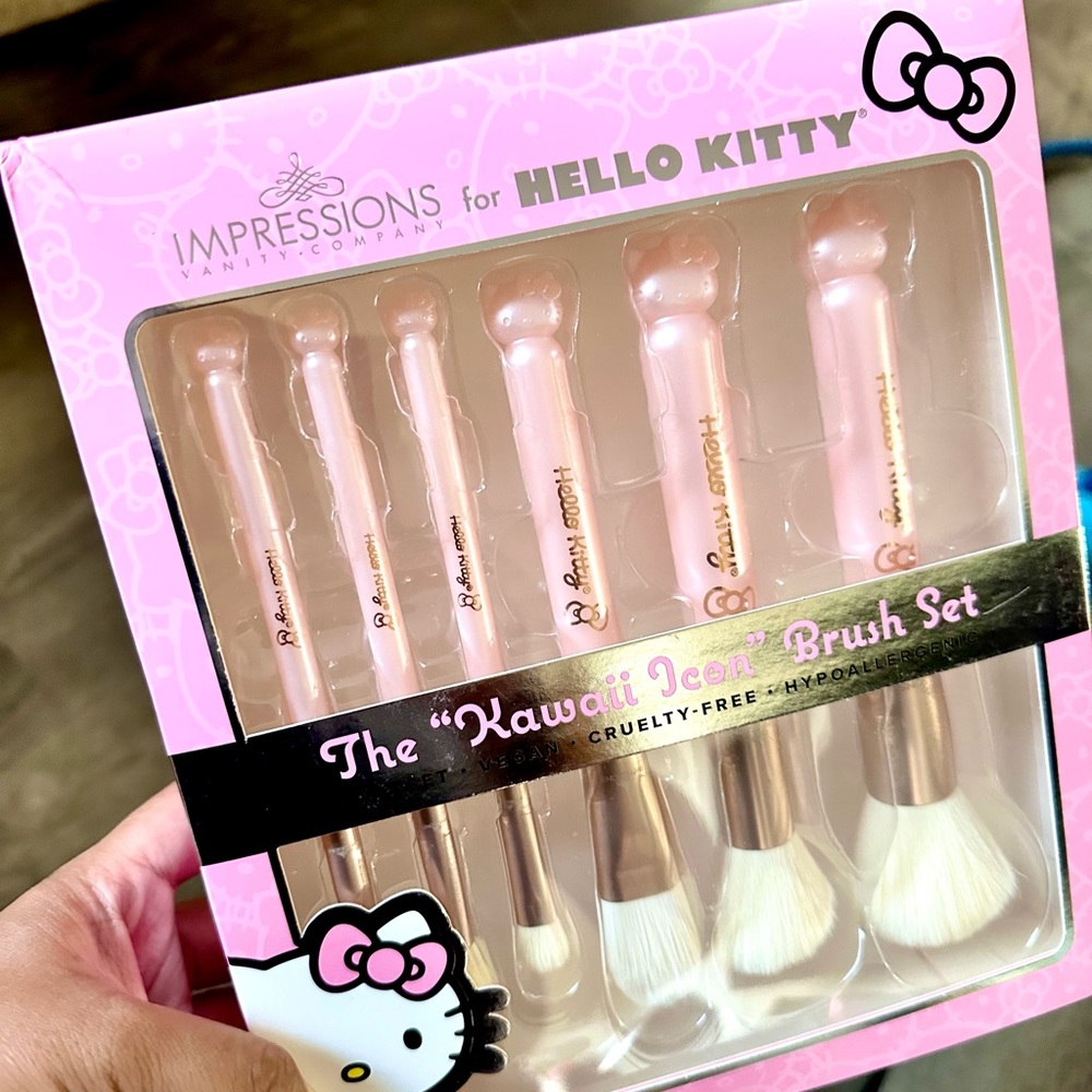 Impressions Vanity Hello Kitty Make Up Brush Set